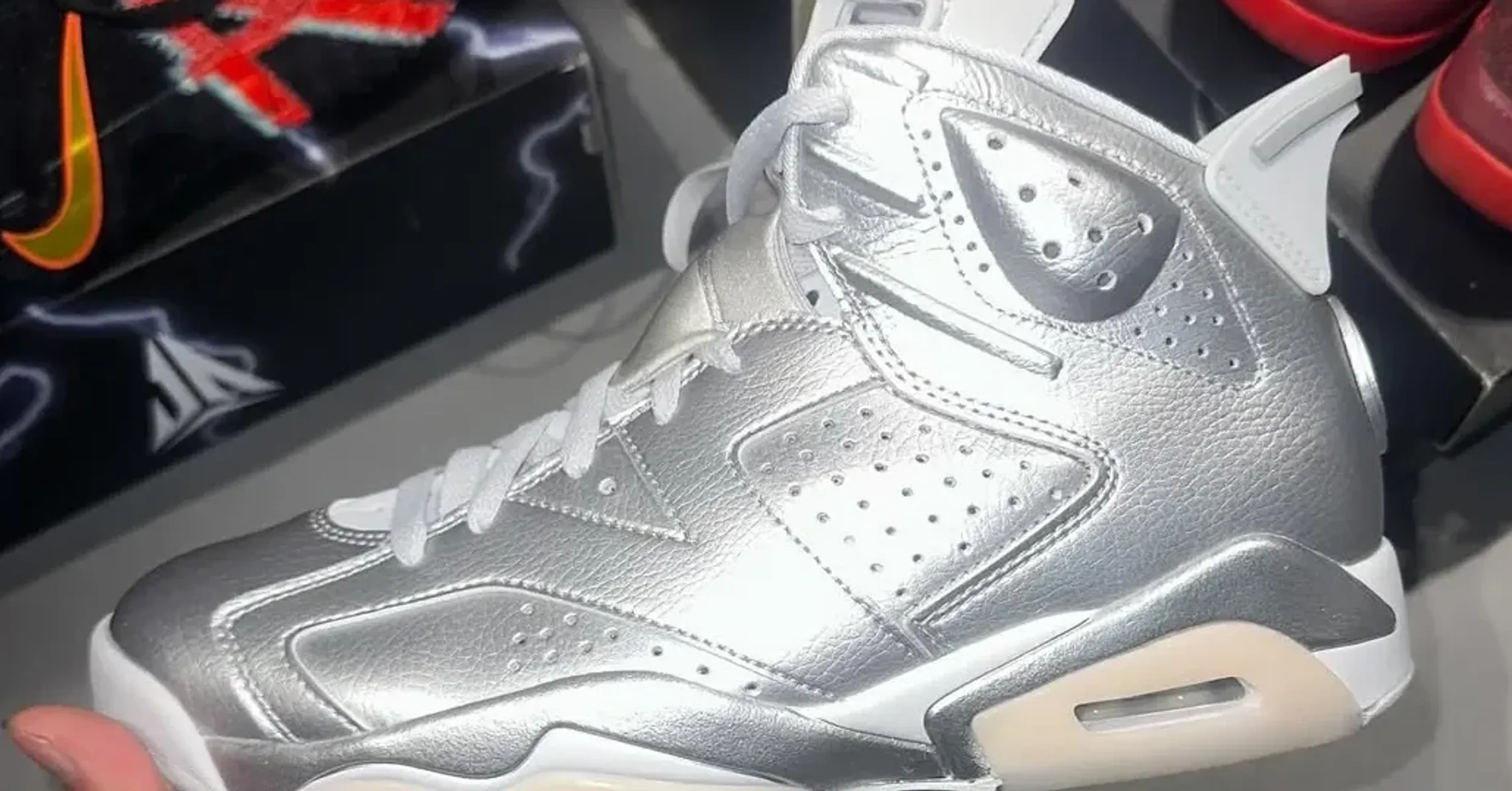 PSG x Air Jordan 6 “Metallic Silver” Shines In New Photos
