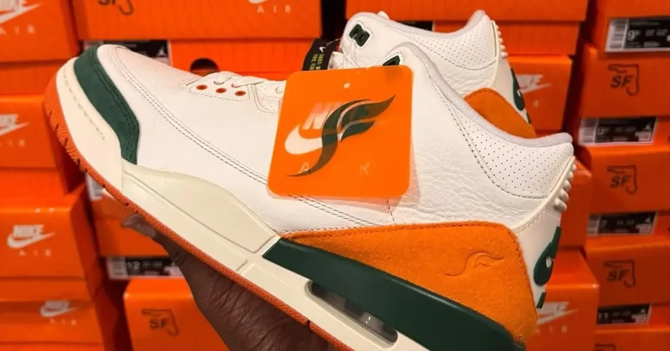 New In-Hand Photos Reveal The SoleFly x Air Jordan 3 display picture 3