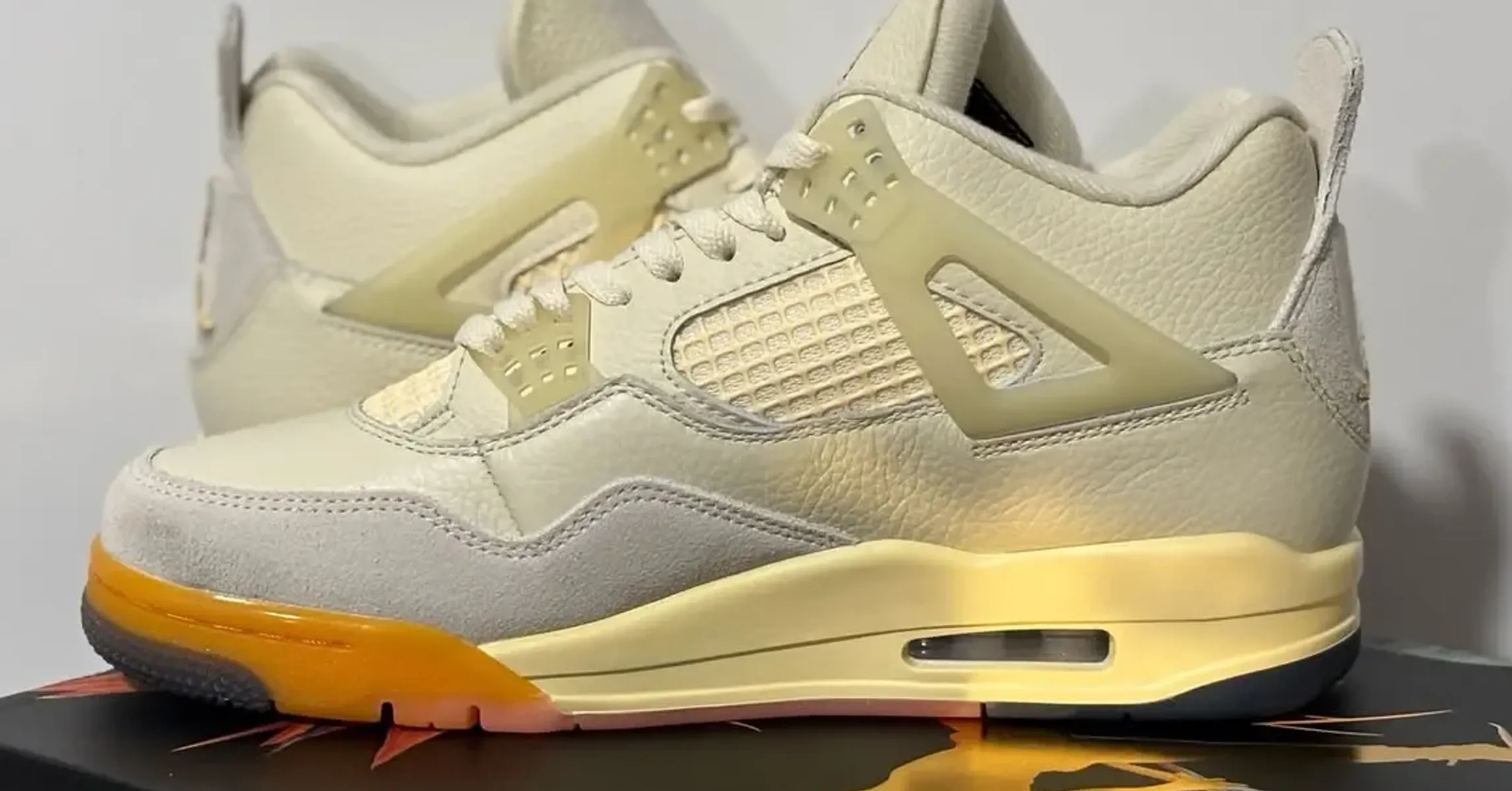 Women's Air Jordan 4 