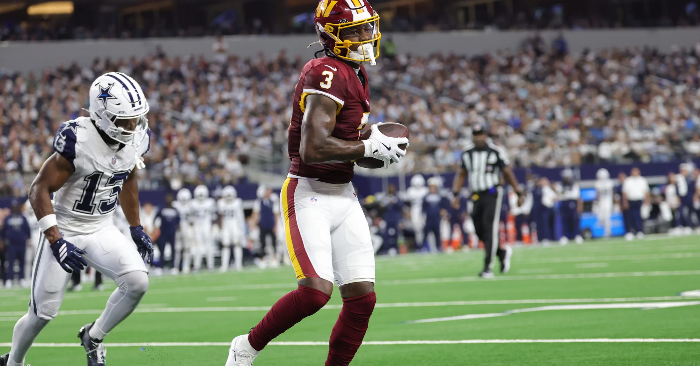 Stefon Diggs Debuts New Air Jordan 6 Low Cleats