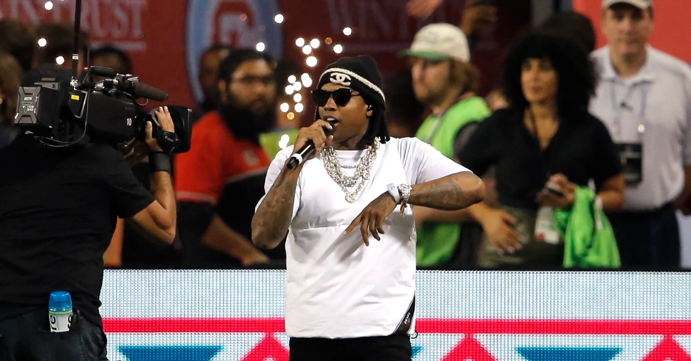 Kanye West Plays Special Message From Lil Durk At Chicago Concert