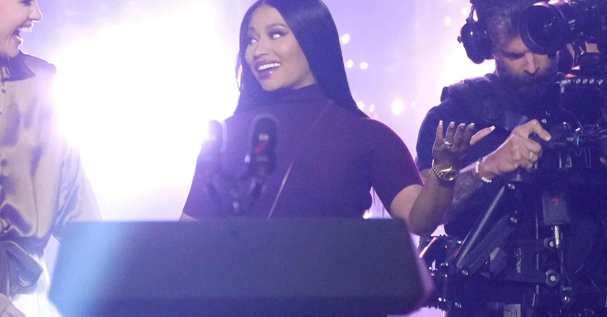 Nicki Minaj Urges Fans To “Vote Red” In Midterms, Calls Democrats “Childish”