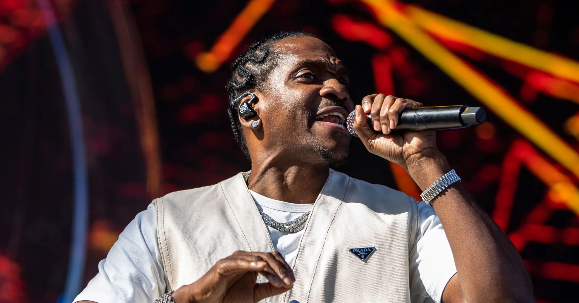 Travis Scott Celebrates Ye & Kid Cudi Reunion While Fans Ask About Pusha T
