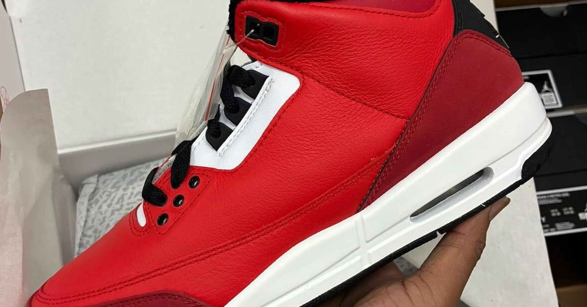 Air Jordan 3 “Santa” Hides A 1985 Christmas Ad Inside
