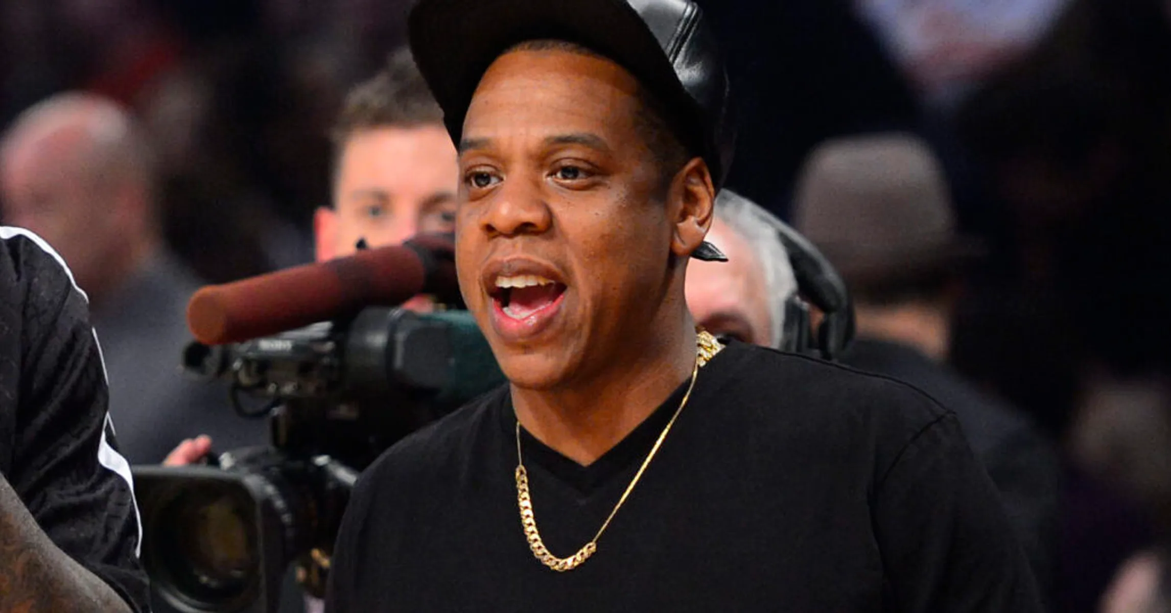 Jay-Z’s Investment Firm Nears Deal For 50 Percent Stake In Rihanna’s Fenty Beauty