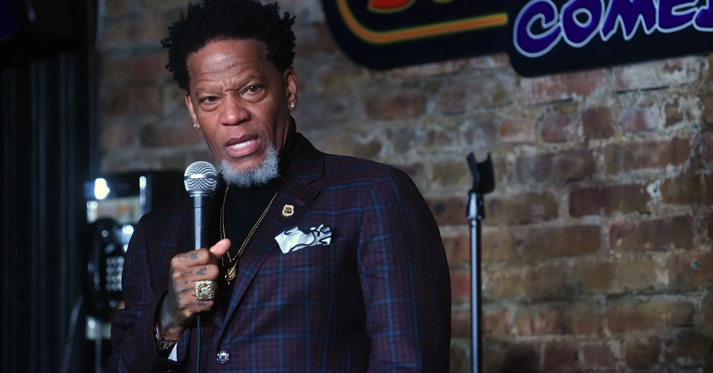 DL Hughley Speaks On How Mothers Can Affect A Child's Relationship With ...