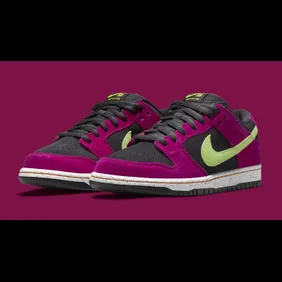 dunk sb low red plum