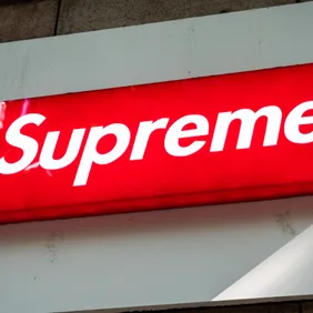 American skateboarding shop and clothing brand Supreme logo
