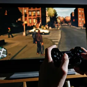 Player Tries To Master The Newly Released Grand Theft Auto IV