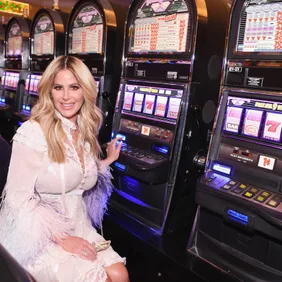 Kim Zolciak Hosts Kentucky Derby Hat Contest At Empire City Casino At Yonkers Raceway