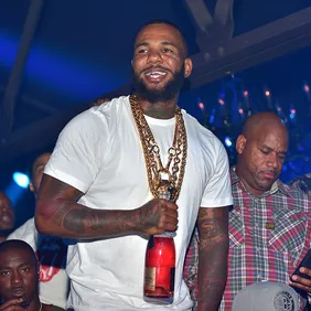 The Game Host Prive