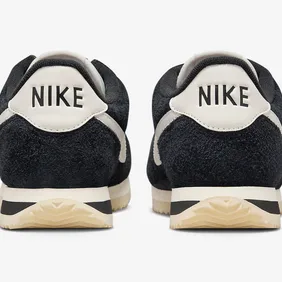 Nike-Cortez-Vintage-Black-Suede-5