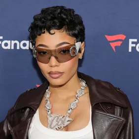 Coi Leray Grabs Fan's Attention With Raunchy New Selfie