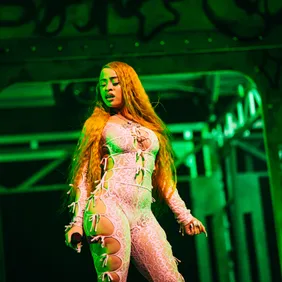 Ice Spice Speaks On The Leaked Texts Of Her Allegedly Dragging Nicki Minaj