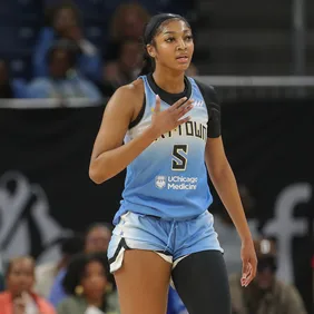 WNBA: MAY 25 Connecticut Sun at Chicago Sky