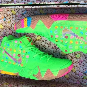 Image Via <a href='https://sneakernews.com/2018/08/26/nike-kyrie-4-green-lucky-charms-photos/' rel="nofollow noopener" target='_blank'>SneakerNews</a>
