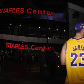 10-Year-Old Lakers Fan Obliterates Shooting Challenge, Fans React