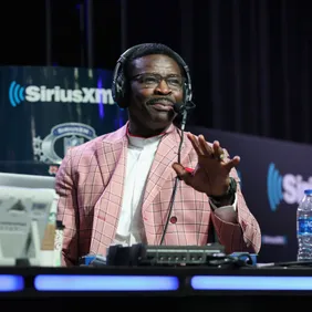 Michael Irvin Announces He Is Cancer-Free: "Thank You God"
