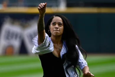 Ella Mai Sternly Shields Her Baby Boy's Face From Broadcast Cameras At