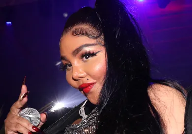 Lil Kim Ain't No Party Like A New York Party