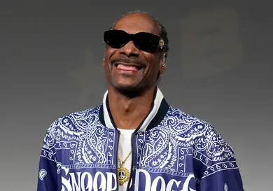 Snoop Dogg Tells Nardwuar About His Pet Cockroach, Gooch