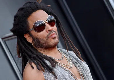 Lenny Kravitz's Viral Big Scarf Returns In His Debut First Day Of Fall
