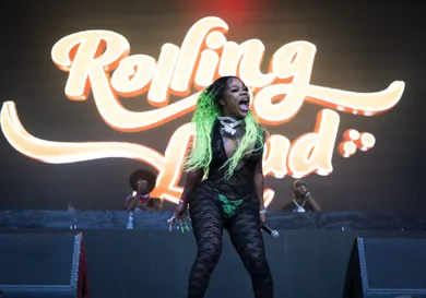 Sukihana Calls Her Partner On IG Live & Demands Money