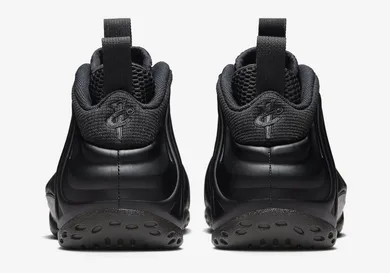 Nike-Air-Foamposite-One-Anthracite-2023-FD5855-001-Release-Date-5