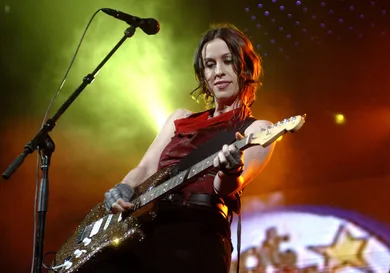 Alanis Morissette Net Worth 2024: What Is The Singer Worth?