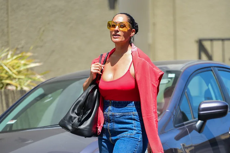Tracee Ellis Ross Shares Topless Fitting Photo From Paris Fashion Week