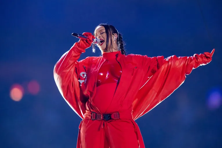 Rihanna Claps Back At Fan Who Questions Her U.S. Residency