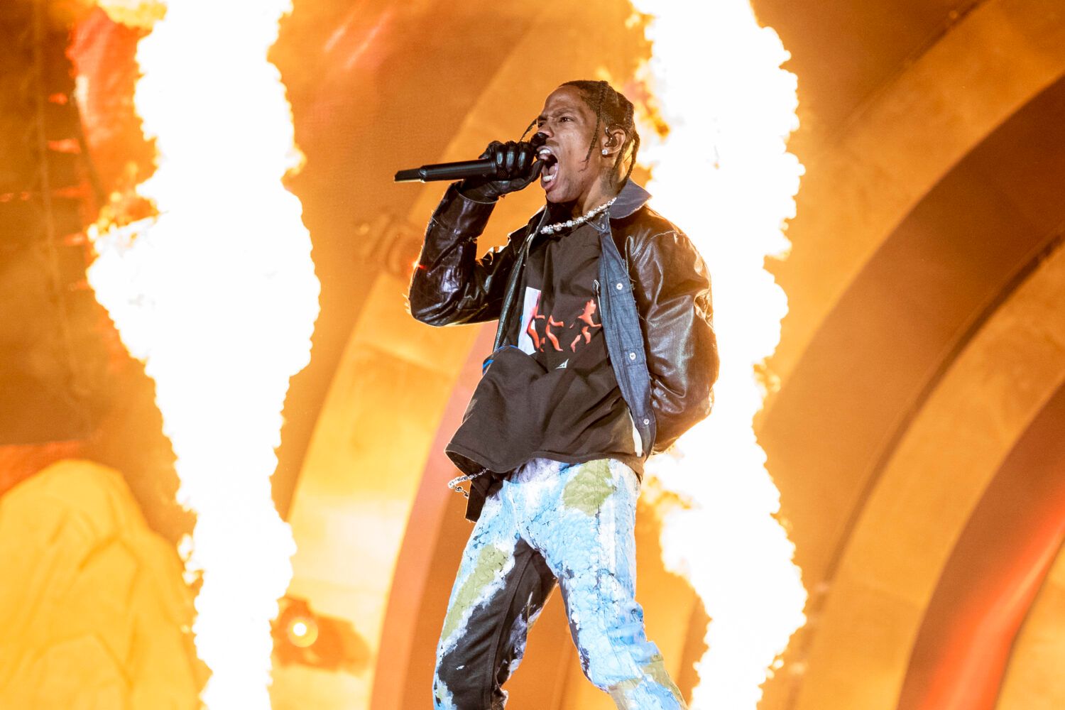 Travis Scott Kicks Off "CIRCUS MAXIMUS" Tour In Charlotte Peep The