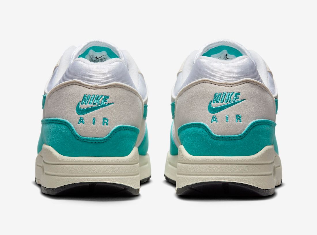 air max 1 anniversary green on feet