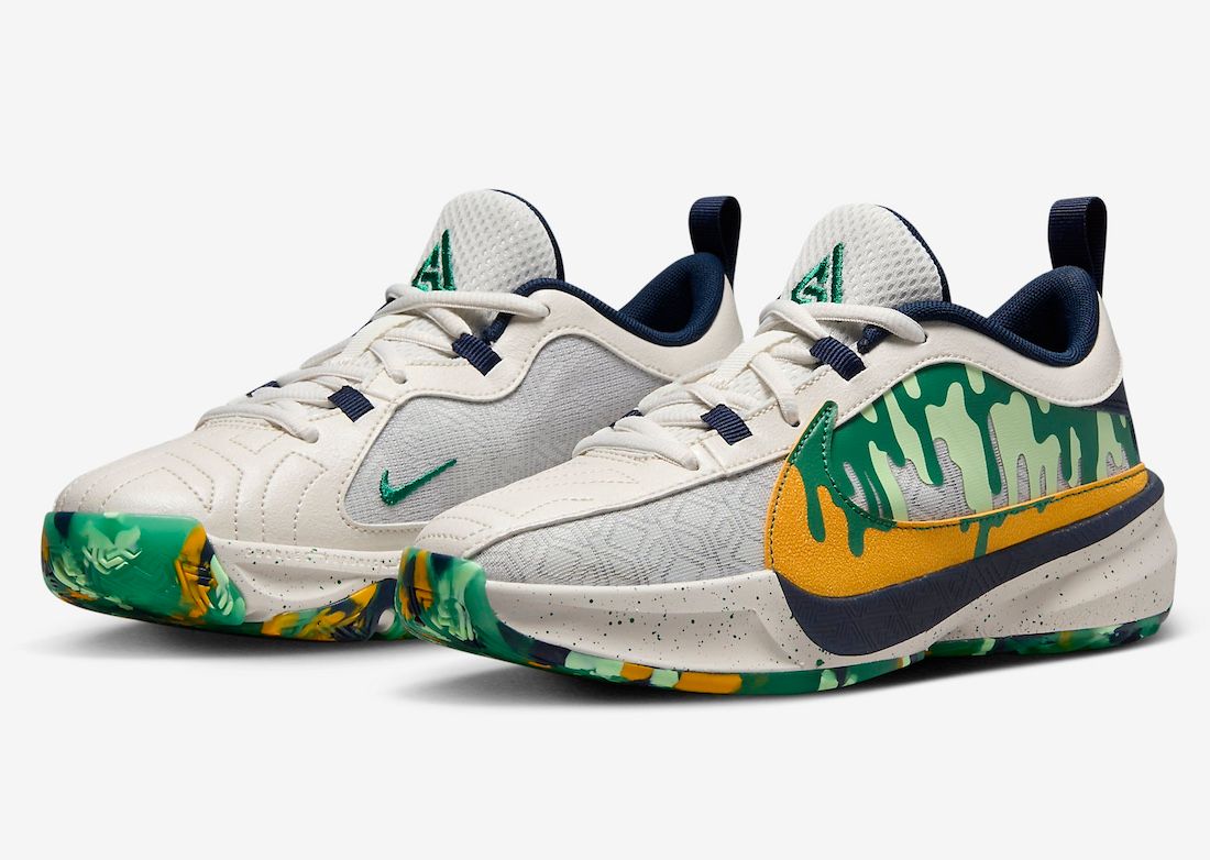 バスケットシューズ バッシュ  フリーク   ナイキ Nike Zoom Freak 5 GS  GS Gray/Gold/G Nike Zoom Freak 5 GS “Welcome to Camp” Release Details