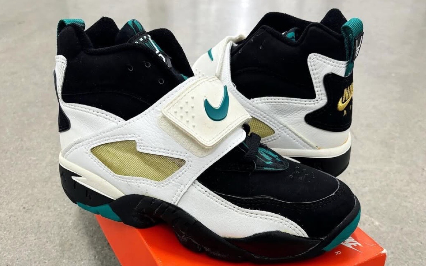 diamond turf teal