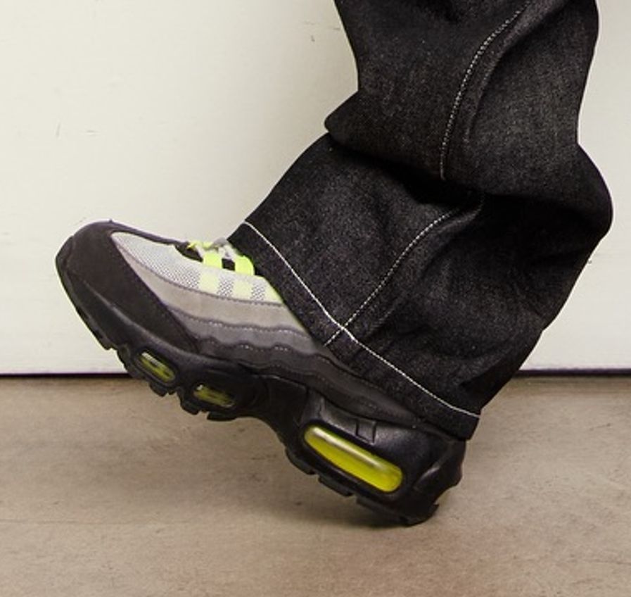 air max 95 og neon on feet