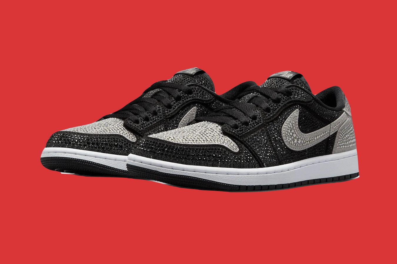 JORDAN 1 RETORO LOW OG ✖️スワロフスキーコラボ JORDAN 1 RETORO LOW OG ✖️スワロフスキーコラボ Jordan Brand is