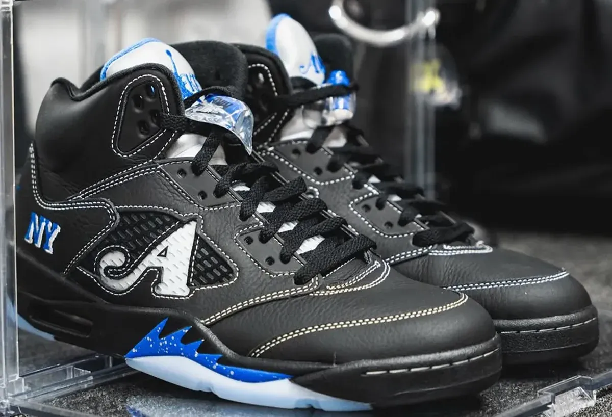 Nike Air Jordan 5 AWAKE NY ブラック/ブルー Awake NY Air Jordan 5 Black Racer Blue 2025 Release Date
