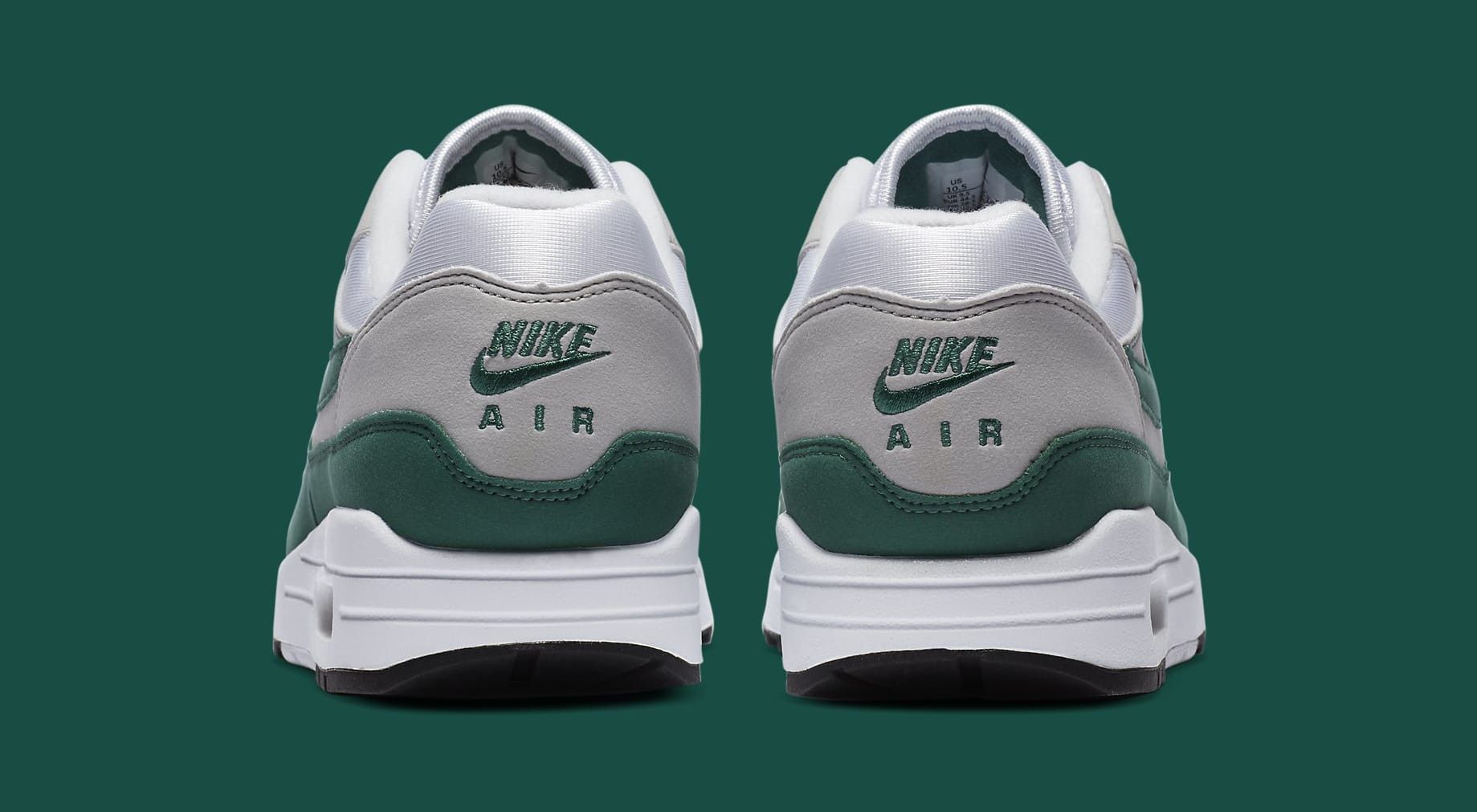 nike evergreen aura