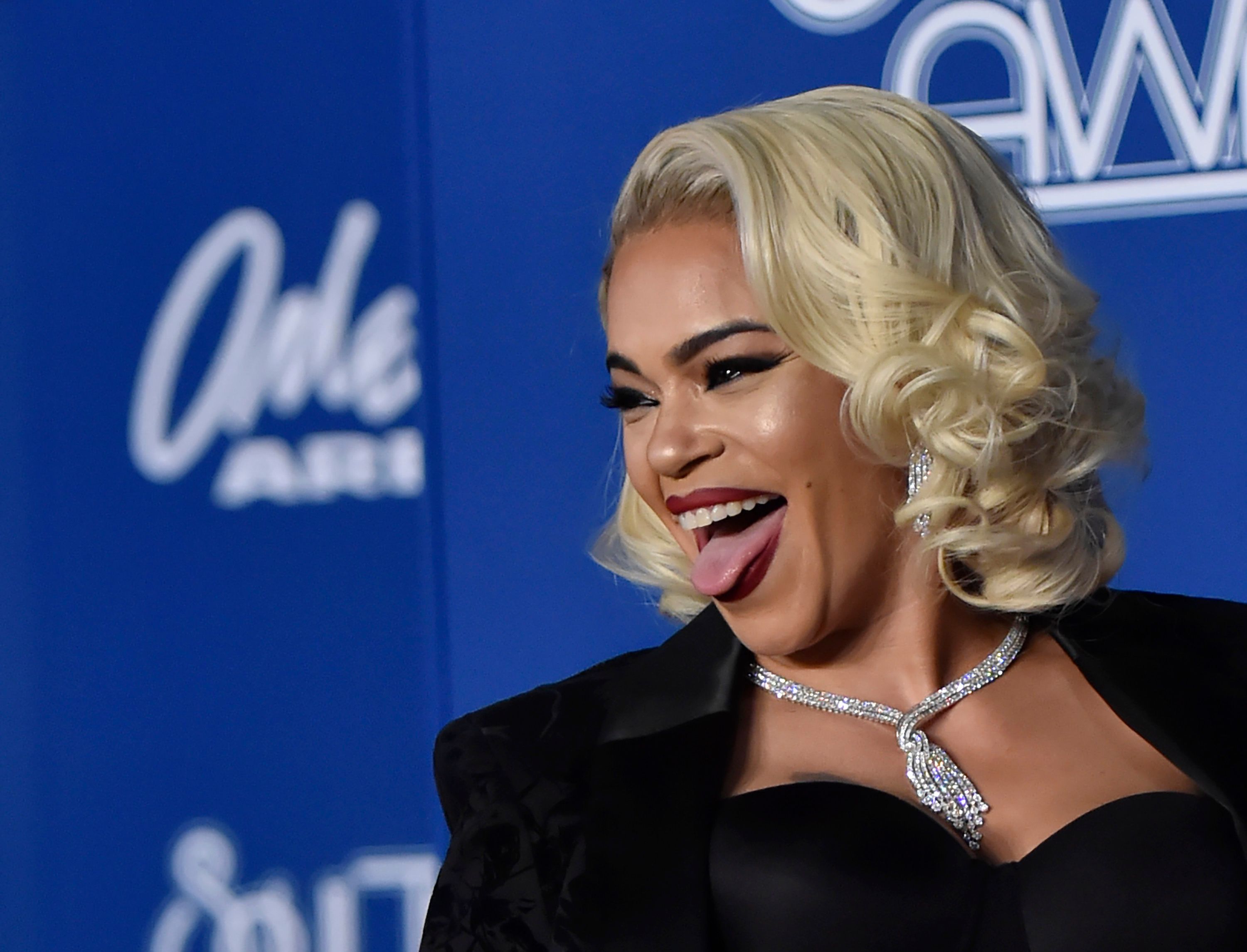 does faith evans smoke cigarettes Faith Evans Recalls A Time She & Biggie Smoked Weed With Whitney Houston