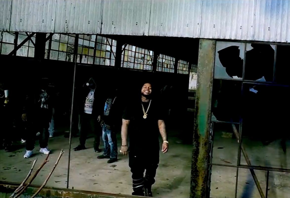 King Louie "Throw Yo Sets Up" Video